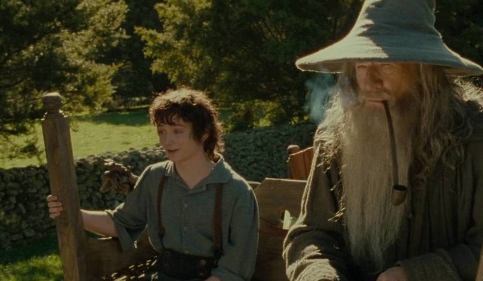 In Toulouse, this new tearoom and bookshop dedicated to fantasy books and gourmet pastries plunges you into the land of Tolkien&#8217;s Hobbits.