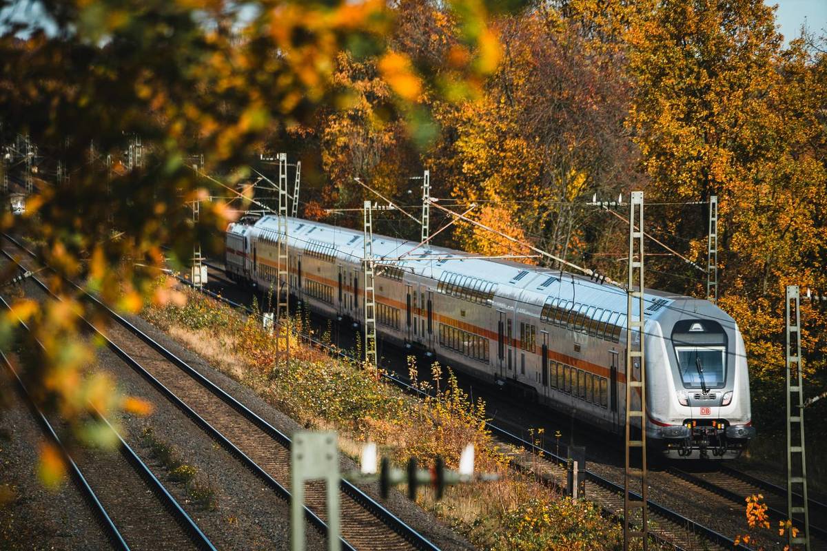 C’est confirmé – les billets de train à 1 euro reviennent en 2026 pour découvrir ces villages médiévaux parmi les plus beaux de France