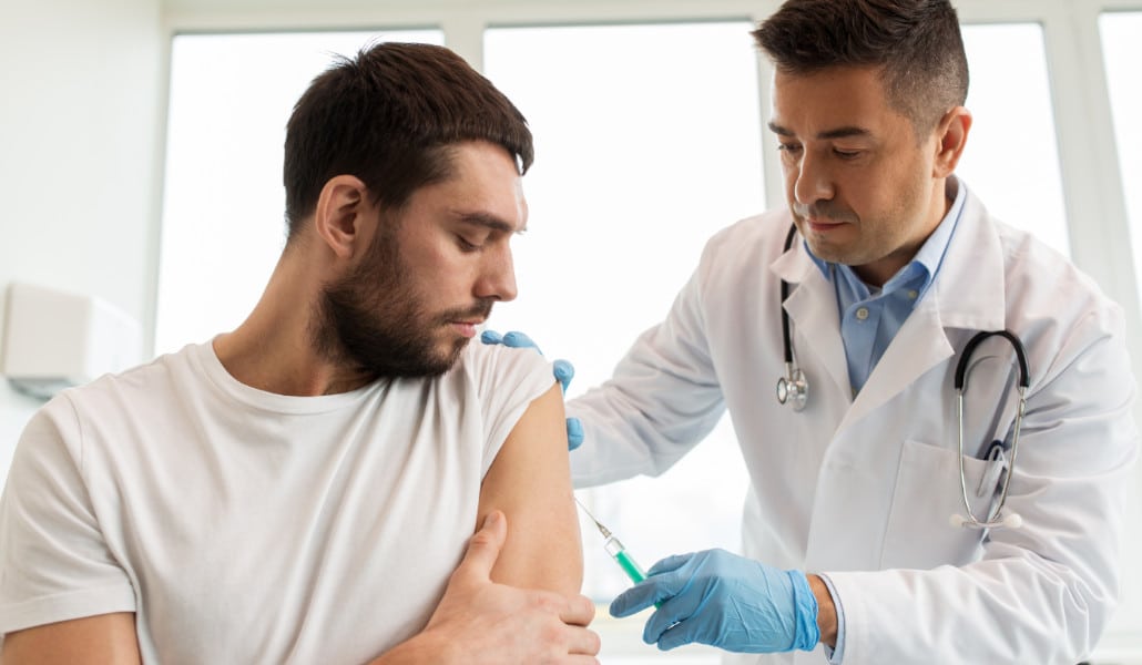 China y Estados Unidos empiezan a probar las primeras vacunas contra el coronavirus