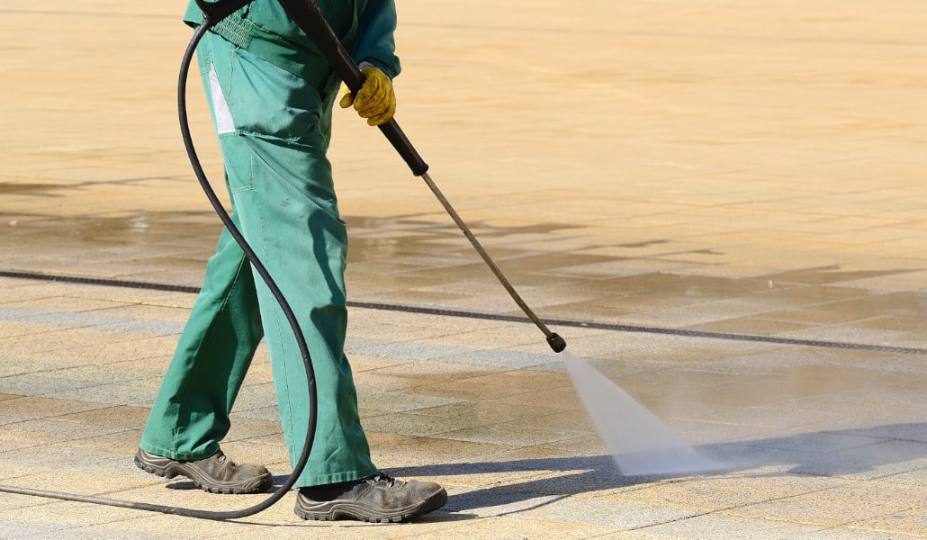 Valencia limpiará sus calles con lejía por el coronavirus