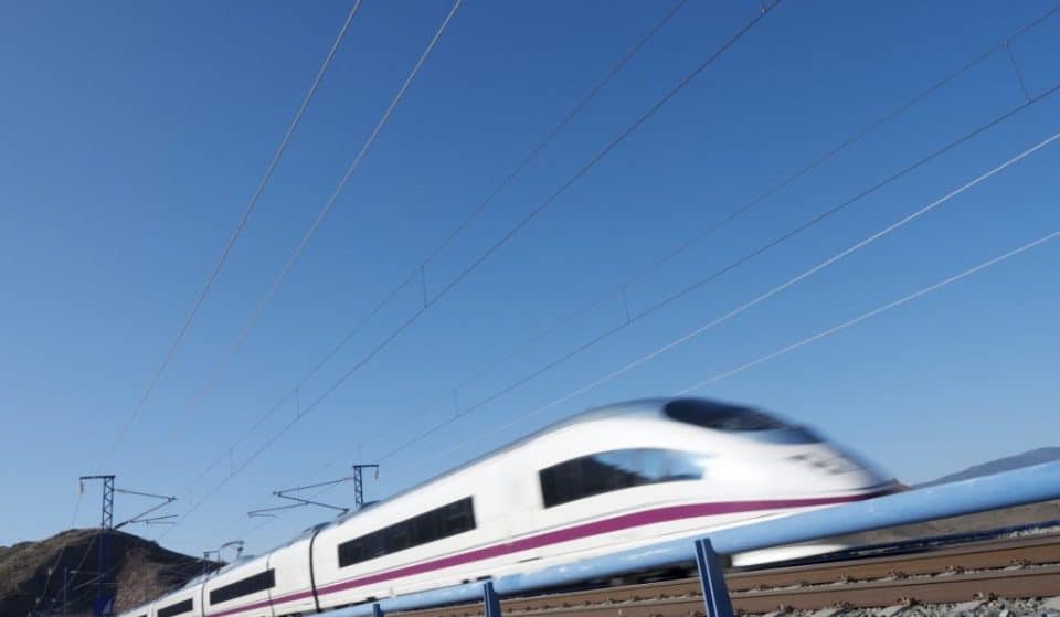 Renfe celebra el 29 aniversario del primer AVE con billetes a 19 euros