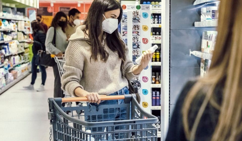 Consum cambia sus carros y cestas de compra por unos anticovid