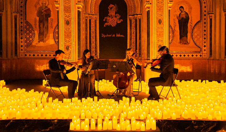 Así suenan las noches de Valencia en 2025: conciertos en directo a la luz de las velas