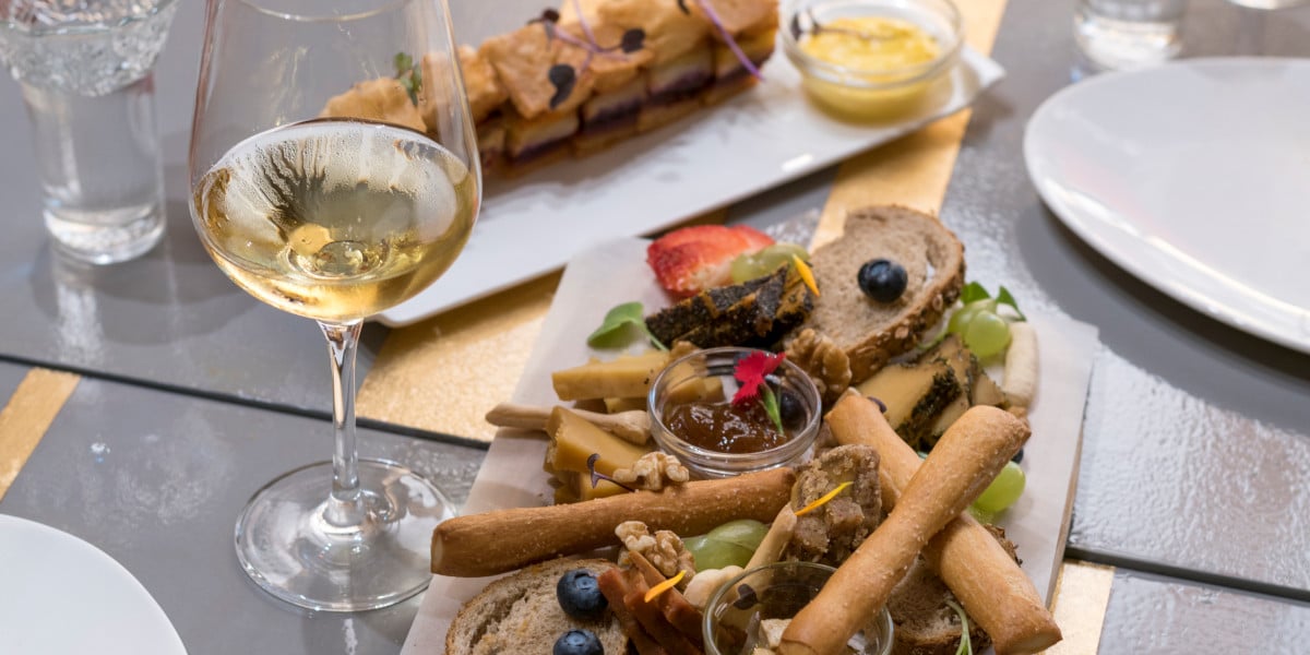 Abre en Valencia el primer bar especializado en vinos veganos