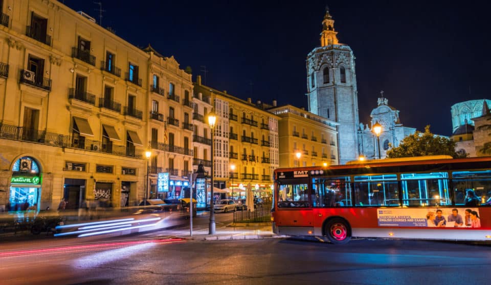 El servicio de Valencia que permite a cualquier mujer bajar del autobús a demanda por la noche