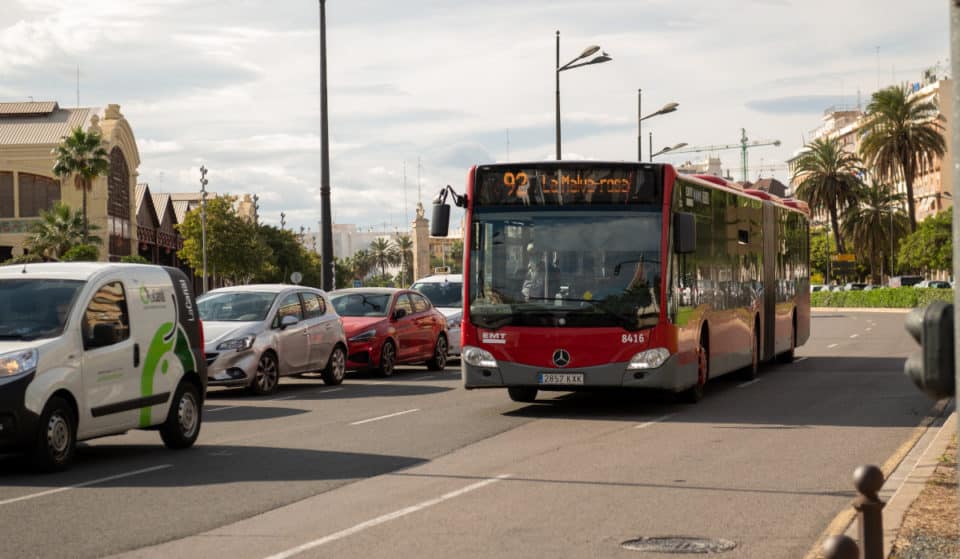 El abono para viajar con tu mascota en los autobuses de Valencia