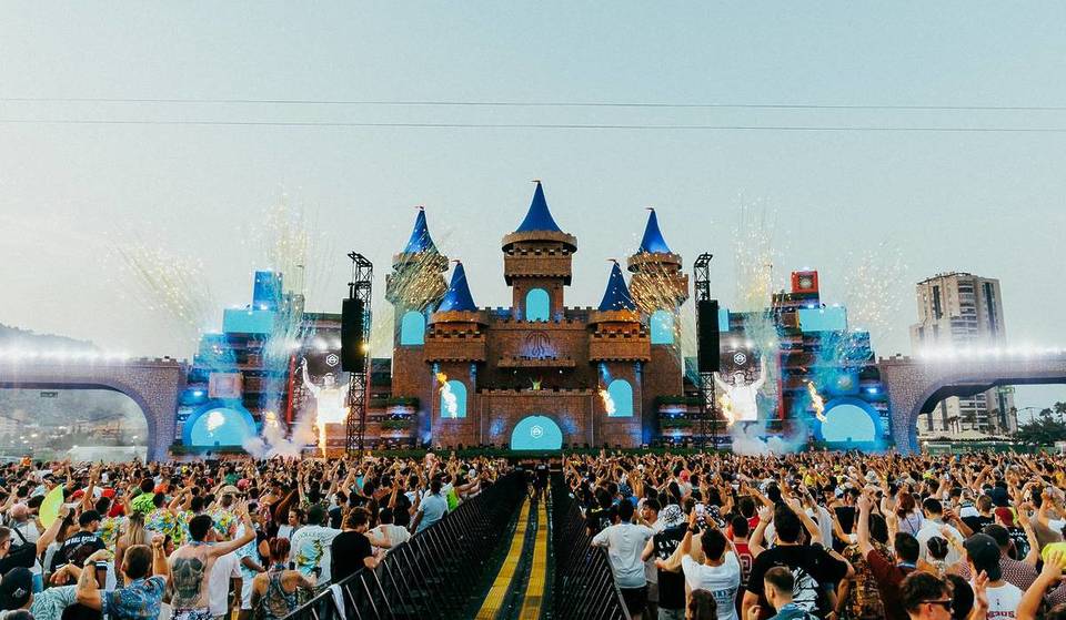 Tiesto, Carl Cox, or Dimitri Vegas: how to see over 130 artists for €93 on Cullera Beach this August