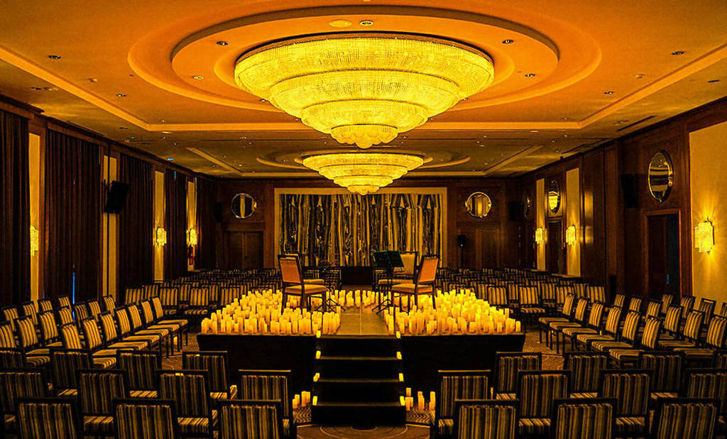 Interior del Hotel Westin de Valencia, antes de un concierto Candlelight.