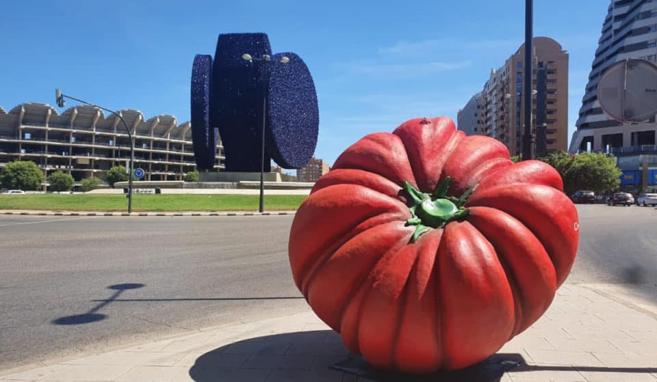 Las calles de Valencia se llenan (de nuevo) de hortalizas gigantes
