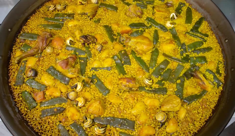 El restaurante que cocina una de las mejores paellas del mundo por menos de 15 euros