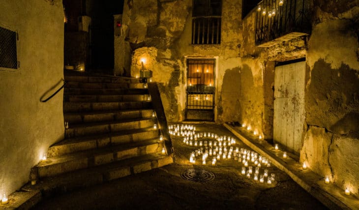 Vuelve «la noche más bonica del año» a este pueblo a una hora de Valencia: más de 30.000 velas iluminarán sus calles este fin de semana