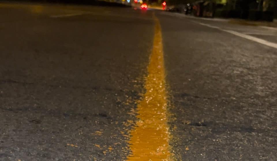 What is the orange line that has appeared this morning on the asphalt in Valencia?