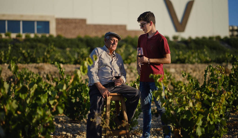 El vino valenciano de 13 euros que está entre los 10 mejores del mundo por su precio