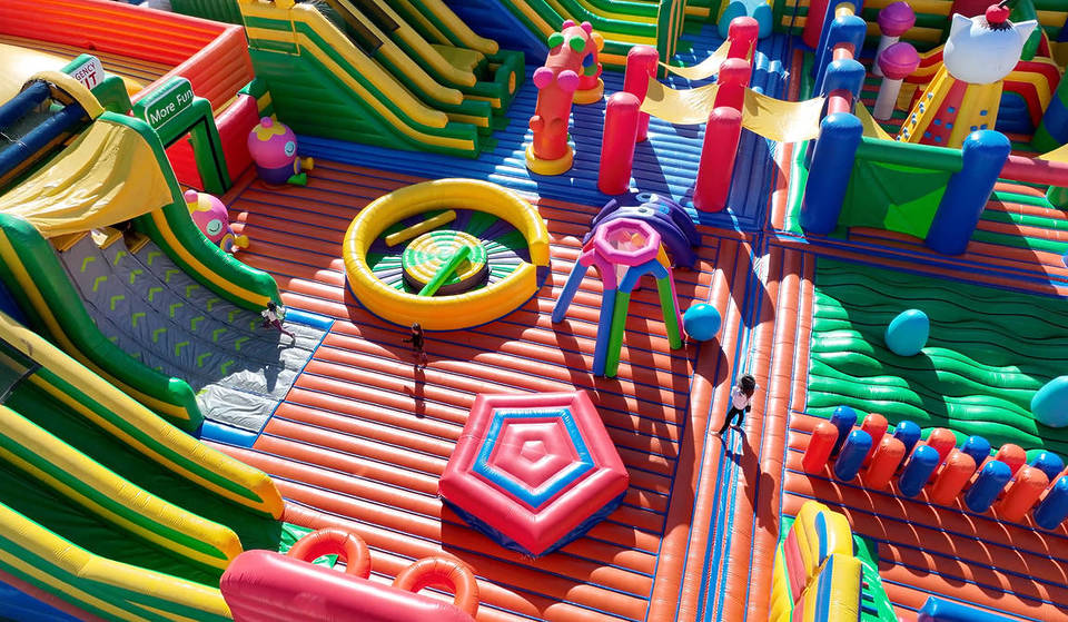 4,000m2 of jumps: The world’s largest inflatable park arrives in Valencia