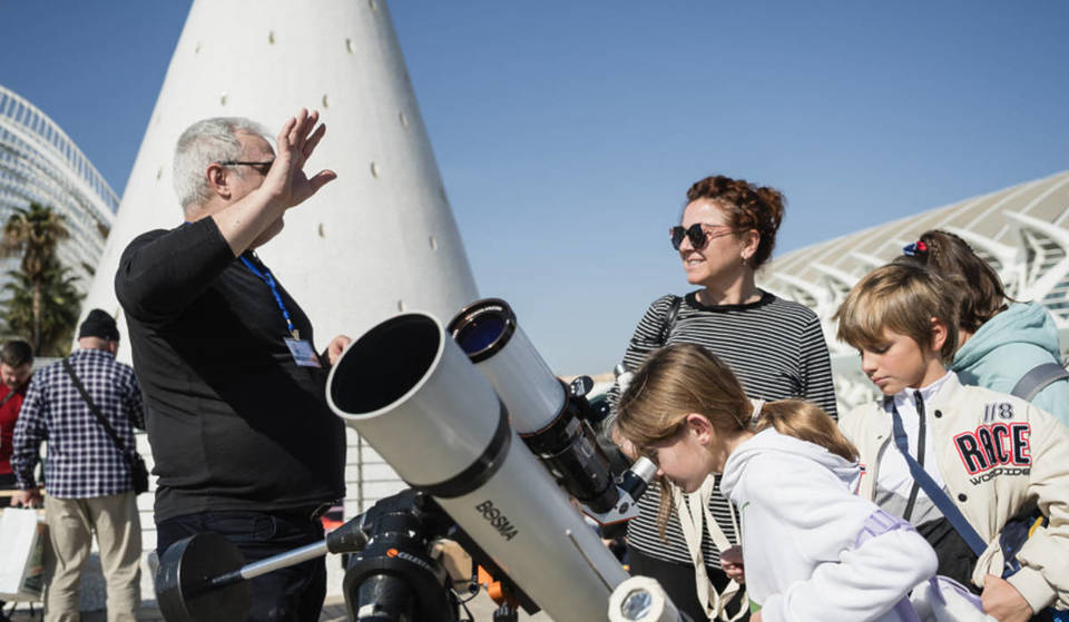 Eclissi solare parziale a Valencia questo sabato: osservatela gratuitamente con i telescopi
