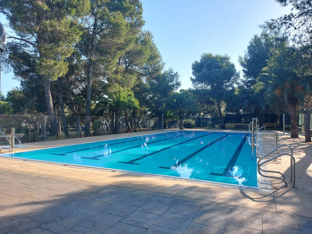 The Valencia pool in the middle of a forest with water slides opens on July 1 with tickets for less than 2 euros