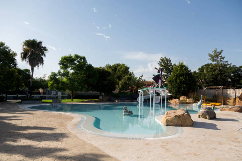 La piscina di Valencia che è un&#8217;oasi per le famiglie quest&#8217;estate: biglietti a partire da 3 euro