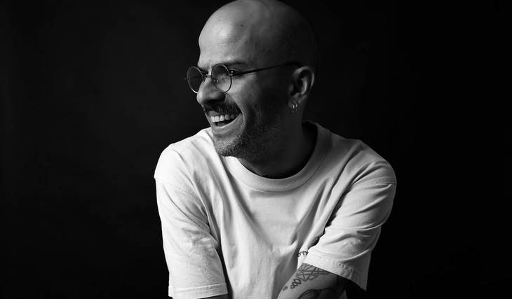 Abre en Valencia un estudio fotográfico sin fotógrafo: sesiones a solas durante 45 minutos por 60 euros