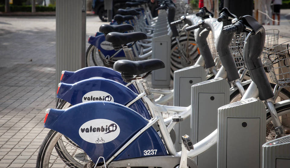 Come girare Valencia in bicicletta con soli 4 euro al giorno: i trucchi da sapere se siete in visita.