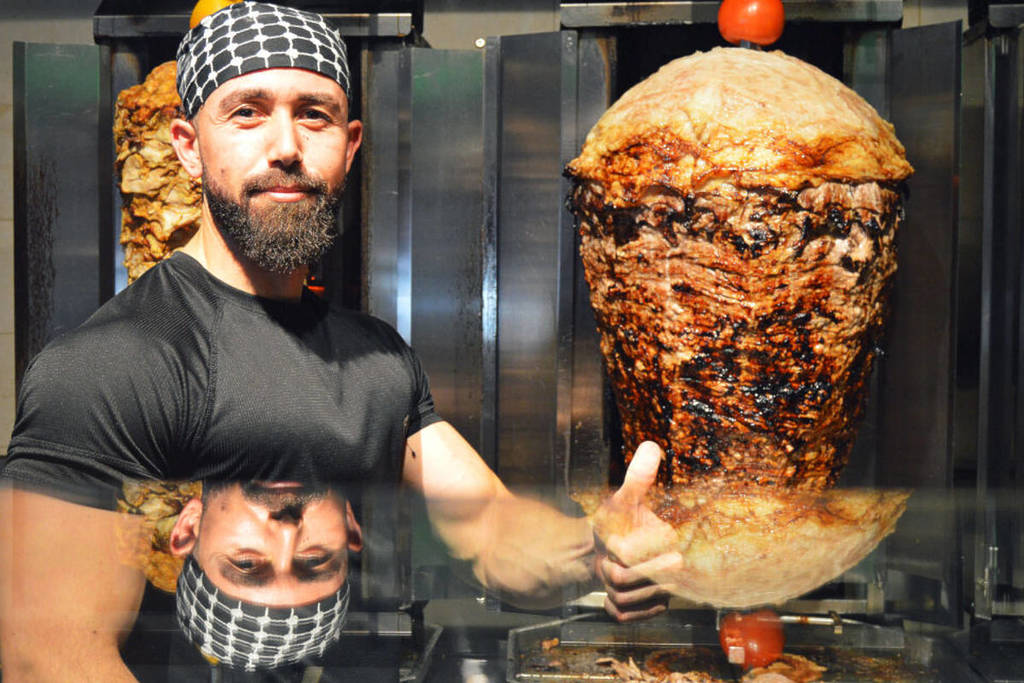 El restaurante palestino de Valencia que es un fenómeno viral en redes: esta es la historia de La Shawermeria