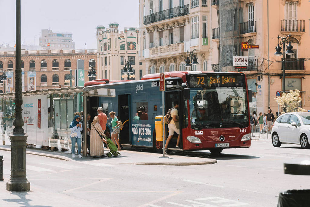 Unlimited rides for 21 euros per month on Valencia buses: how the new card payment system will work