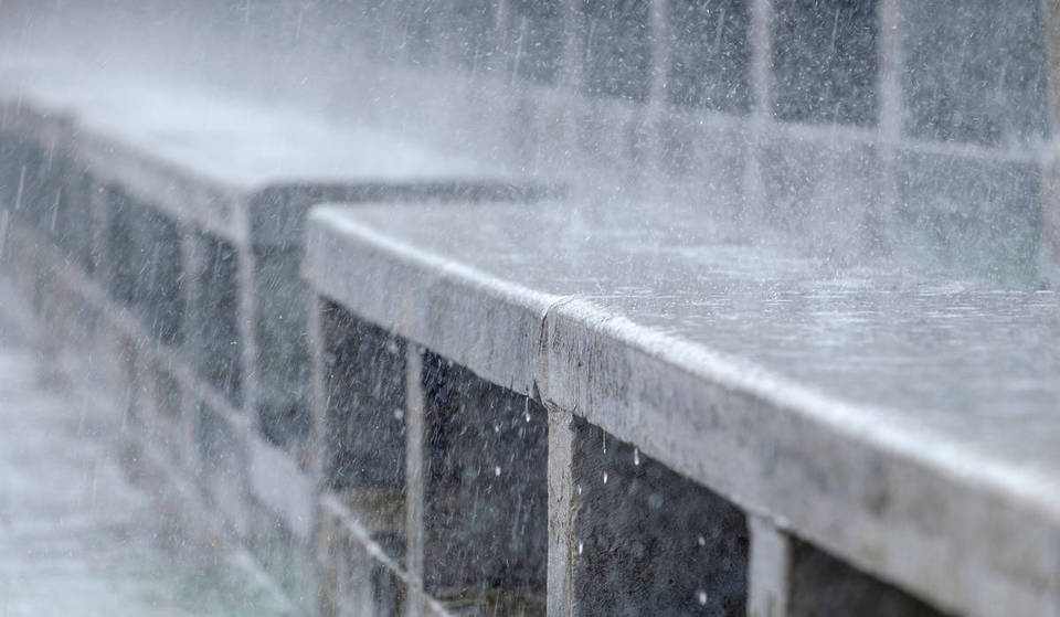 Alerta roja en Valencia: suspensión de clases, cierre de parques y recomendaciones para este lunes