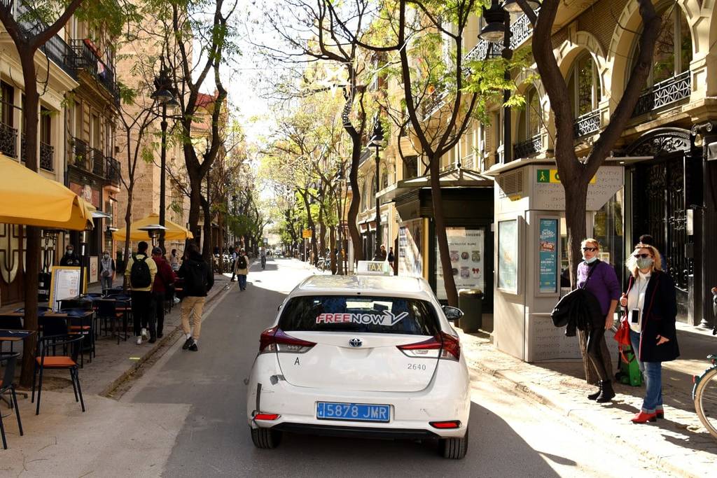 Ni paros ni la falsa «huelga a la japonesa»: el verdadero motivo por el que los taxis serán gratuitos en Valencia en Fallas