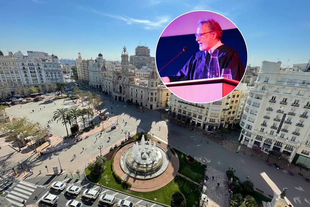 Veduta aerea della Plaza del Ayuntamiento di Valencia con la fontana in primo piano e, in un cerchio sovrapposto, un giudice con il martelletto in mano durante The Jury Experience.