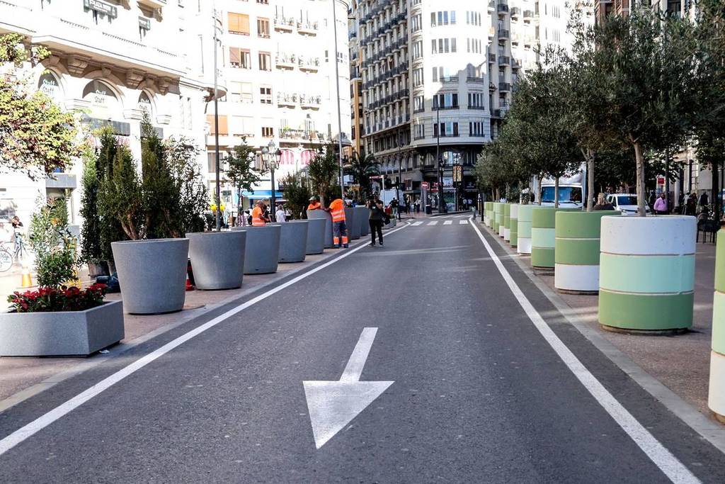 Why Valencia has changed the planters in the Town Hall square: this is the total cost