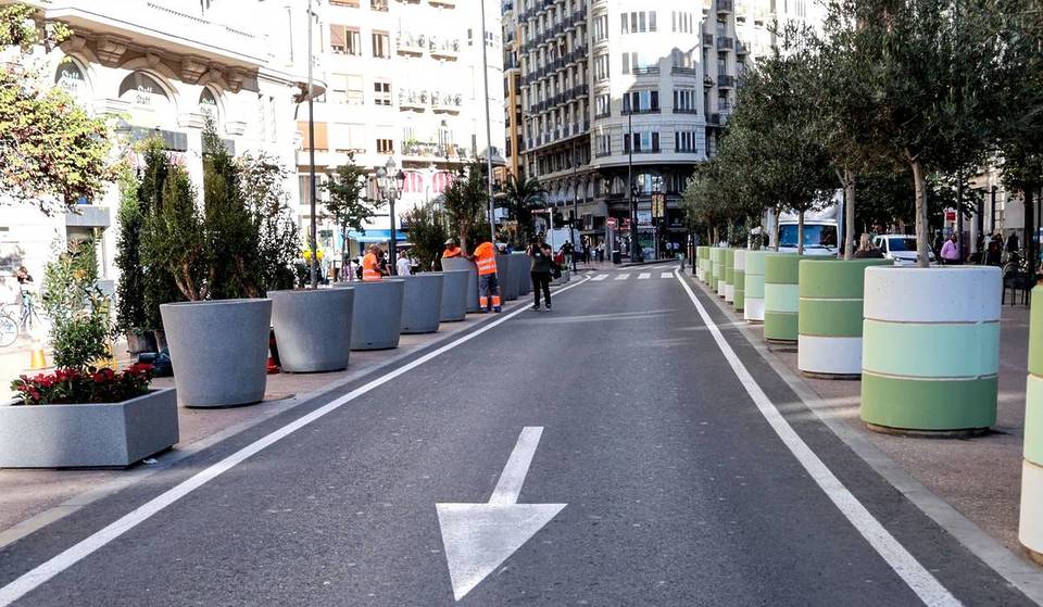 Por qué Valencia ha cambiado las macetas de la plaza del Ayuntamiento: este es el coste total
