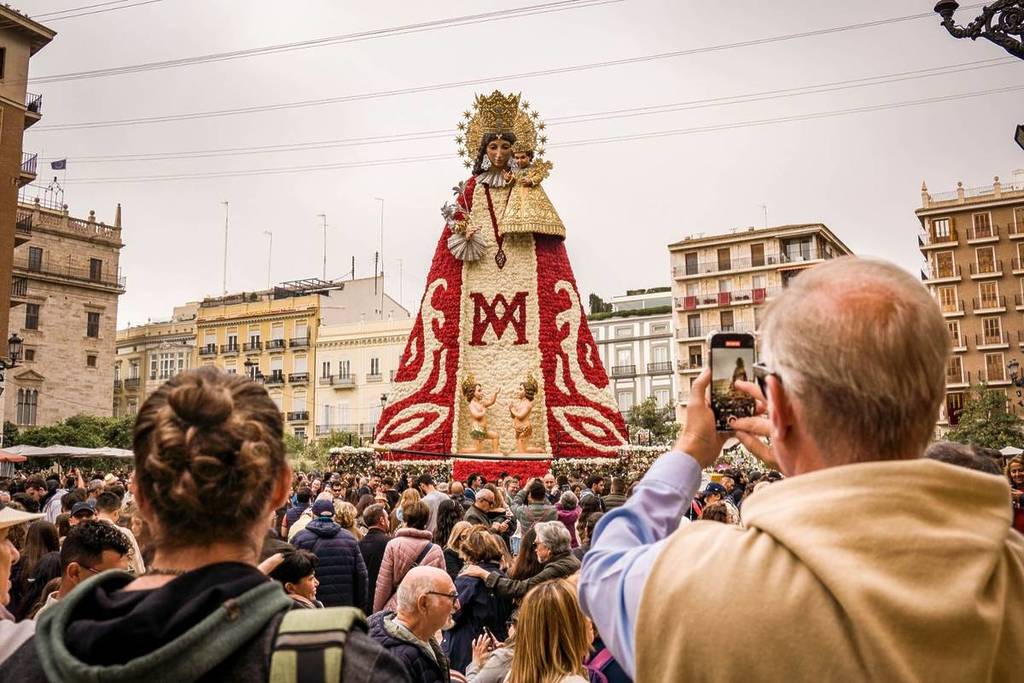 La Ofrenda de las Fallas 2026 arranca este martes: horarios completos, app en tiempo real y 130.000 falleros en Valencia