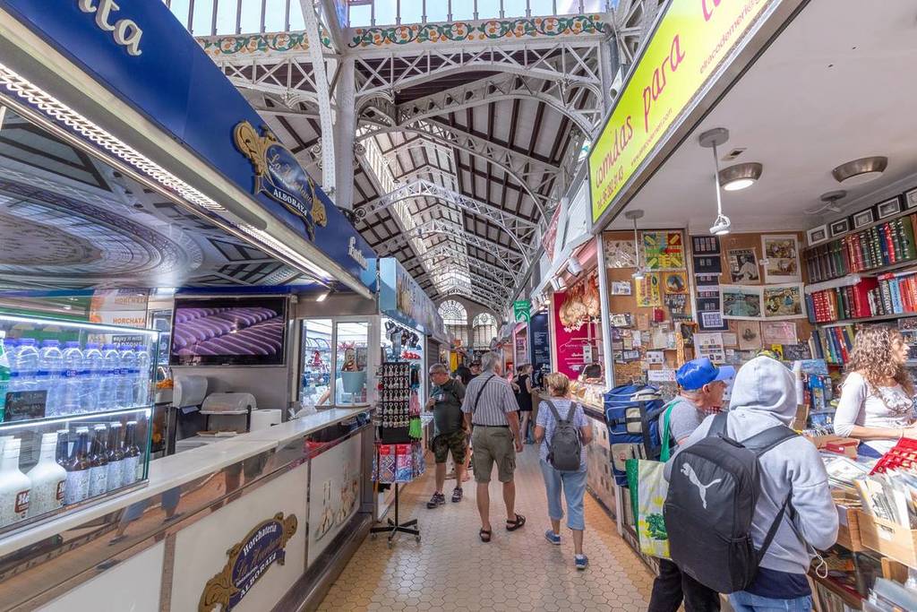 This stall for sale at Valencia’s Central Market has made history: from 600 to nearly 50,000 euros in a single auction for 4 square meters