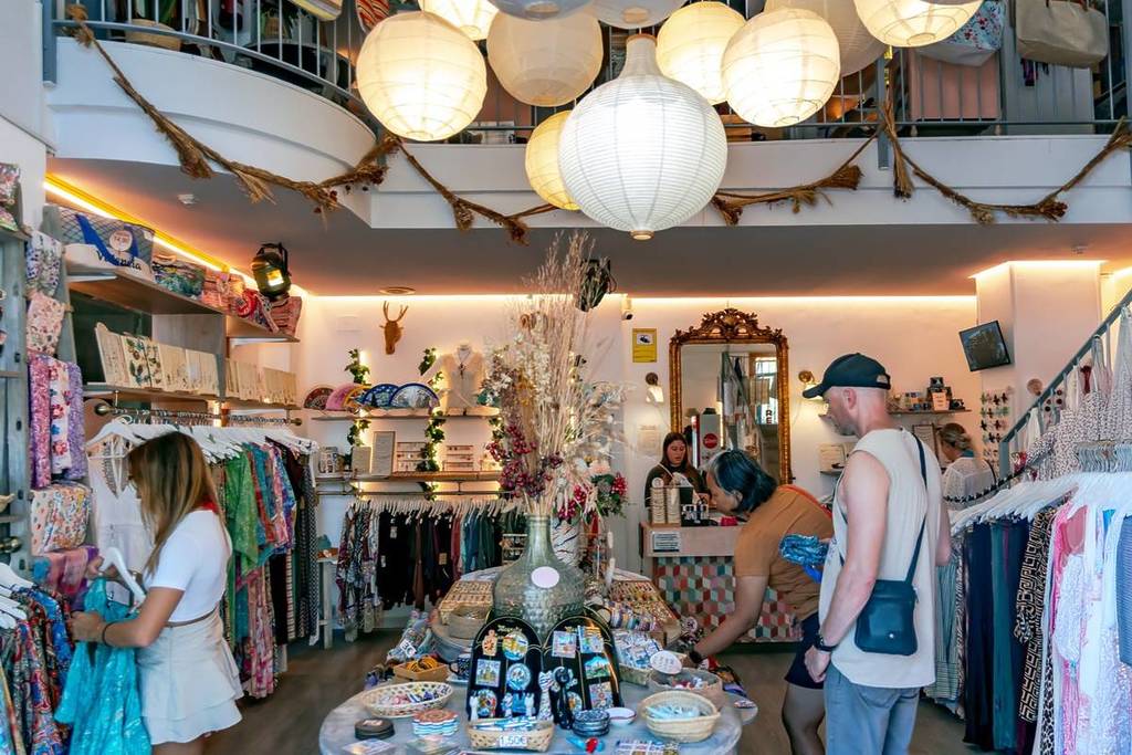 Only until April 19: how to get €50 to spend in downtown Valencia by paying half