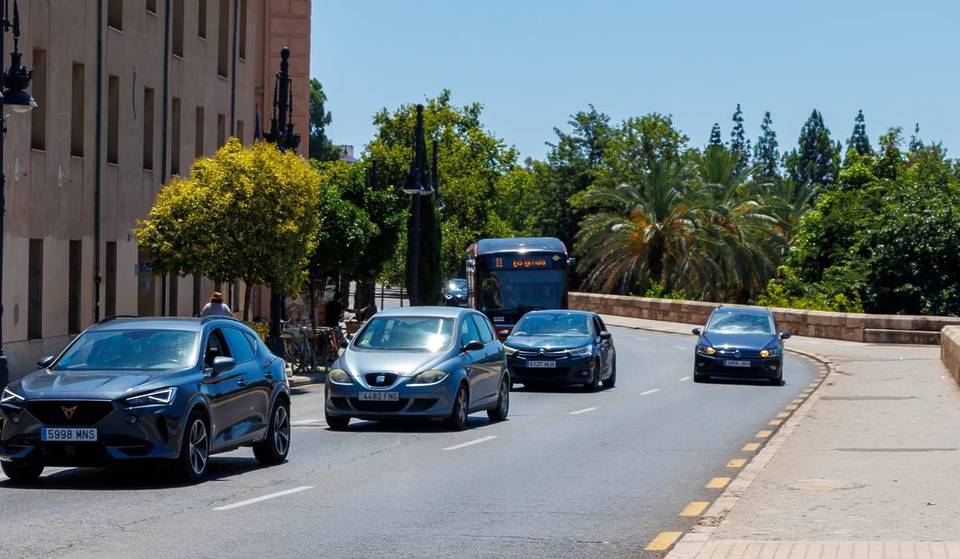 Esta nueva app oficial de la Generalitat te paga por compartir coche para ir al trabajo: entre 100 y 200 € de ahorro en Valencia