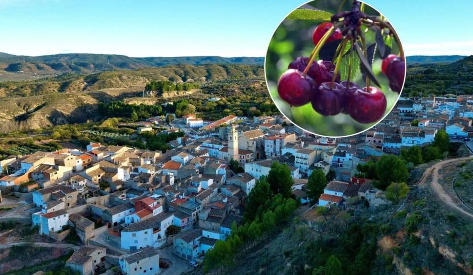 Market with direct sales of cherries in a village in Valencia with fewer than 400 residents this weekend