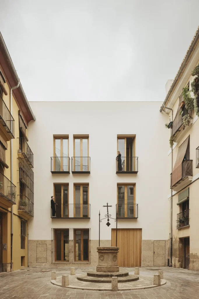 Spain Architects Housing Ⅲ (2 Volumes) Spain Architects Housing Ⅲ (2 Volumes) It's three homes in one