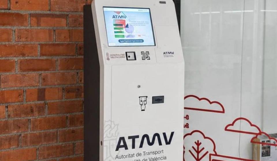 No hay que coger turno: la nueva máquina de Metrovalencia te da tu tarjeta personalizada al momento