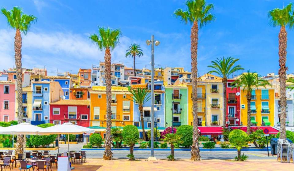 Less crowded than Benidorm: the Alicante town of colorful houses that boasts Phoenician ruins, 6 Blue Flags, and the birthplace of Chocolates Valor
