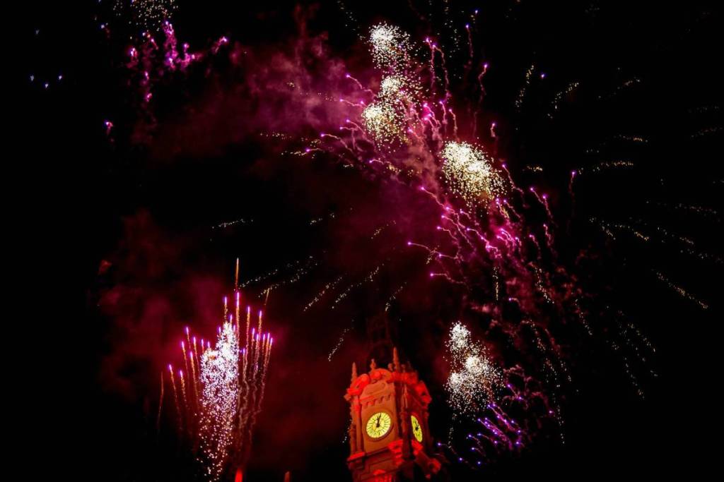 Fireworks and electronic music for this Saturday’s fireworks display in Valencia’s Plaza del Ayuntamiento: what time does the show start?