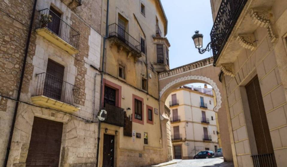 Meno di 10 gradi in piena ondata di caldo: il paese di Valencia che resiste al clima ed è tra i 50 più belli della Spagna