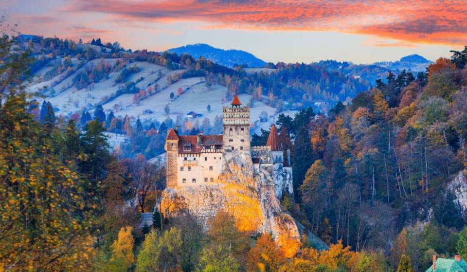 Volo diretto verso la città di Dracula: Valencia diventa la porta d’accesso alla Transilvania