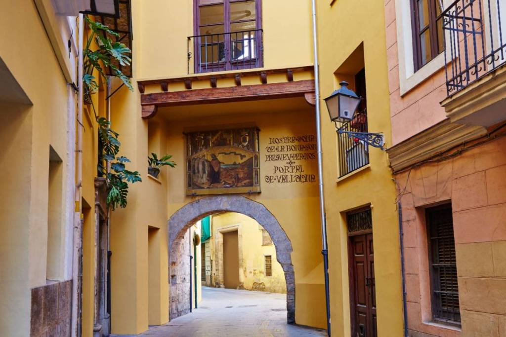 Un día en la Valencia árabe: de la muralla oculta al restaurante que revive su cocina