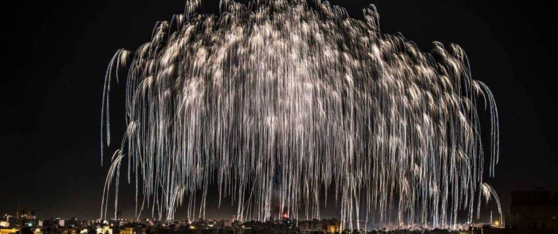 Este jueves a 2 horas de Valencia: casi 3.000 kilos de pólvora en el espectáculo pirotécnico con la palmera más grande del mundo