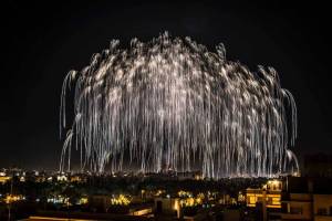 Este jueves a 2 horas de Valencia: casi 3.000 kilos de pólvora en el espectáculo pirotécnico con la palmera más grande del mundo