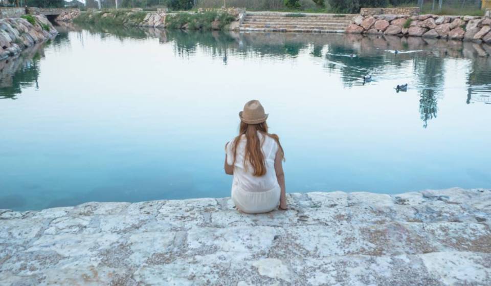 A una hora de Valencia: el manantial de aguas termales gratuito que es famoso por «curar todos los males»