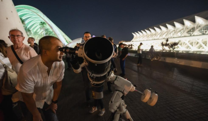 «Nebulosas de verano» en Valencia: la Ciudad de las Artes y las Ciencias despliega sus telescopios para dos jornadas de observación gratuitas