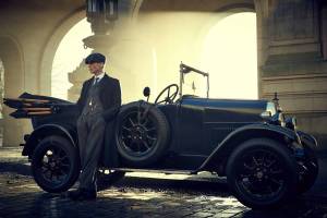 Un’ora, migliaia di candele e la colonna sonora di “Peaky Blinders”: l’Ateneo Mercantil di Valencia ospiterà un concerto intimo dedicato alla serie