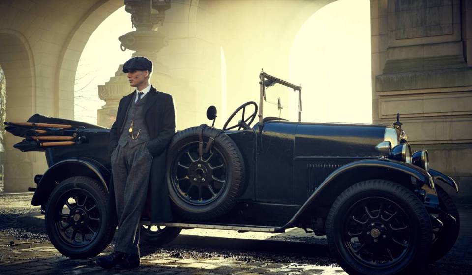 Un’ora, migliaia di candele e la colonna sonora di “Peaky Blinders”: l’Ateneo Mercantil di Valencia ospiterà un concerto intimo dedicato alla serie