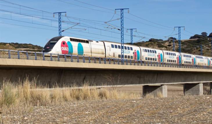 Retrasos de más de cuatro horas en los trenes entre Valencia y Madrid por el enganchón de un Ouigo en un túnel en Aranjuez