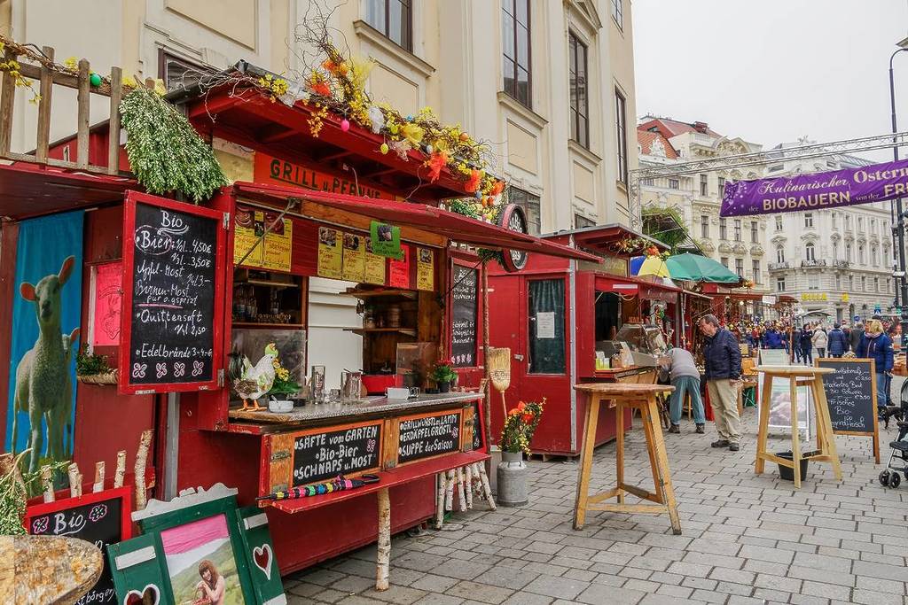 Stand auf einem Ostermarkt in Wien